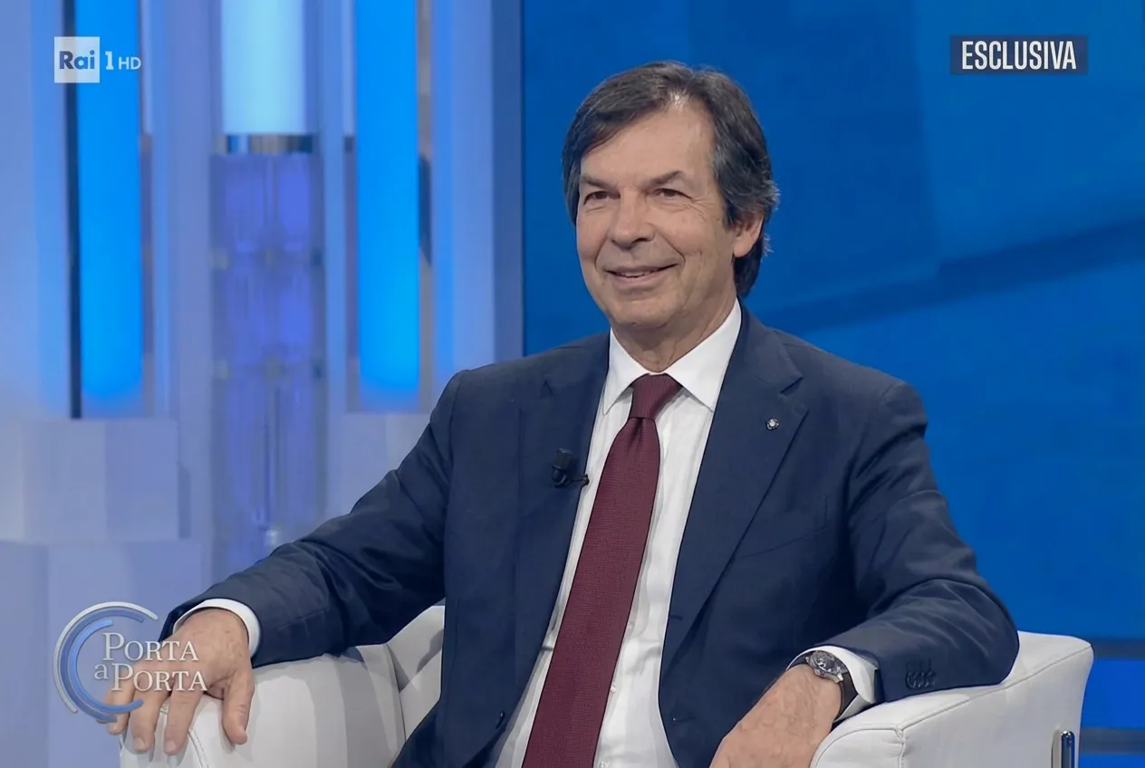 Carlo Messina in studio